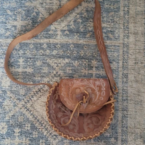 Hand Tooled Vintage Leather Bag - Picture 2 of 16